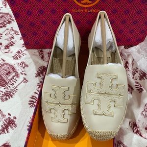 TORY BURCH CREAM INES ESPADRILLE 6 1/2 NWT
